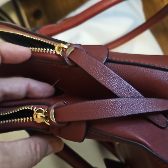 Sold Diva Burgundy Handbag - Picture 10 of 13